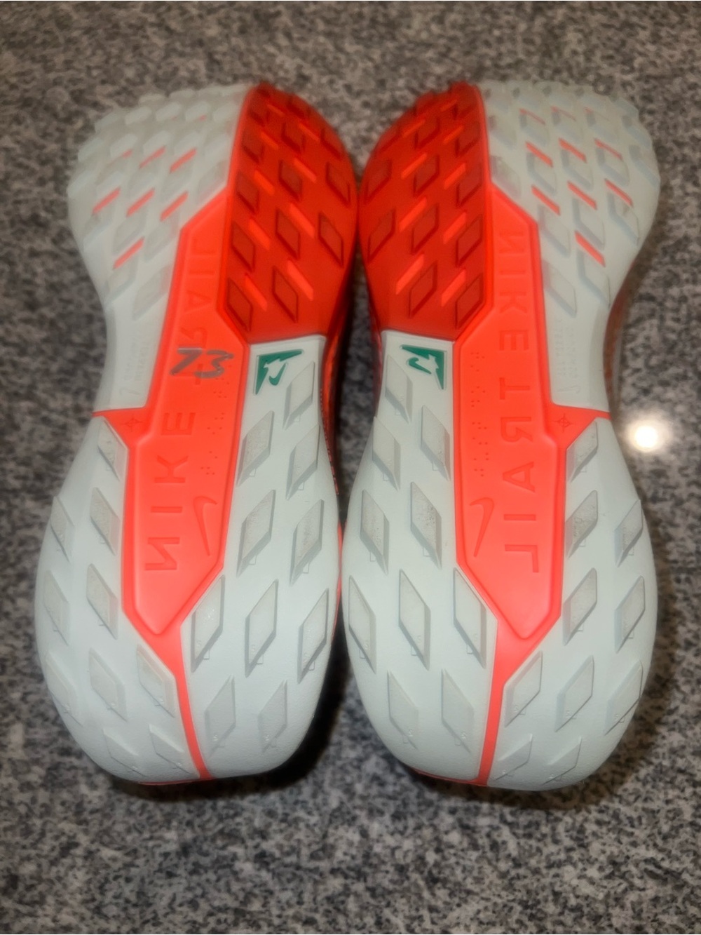 Nike Women's White and Neon Coral Gore-Tex Trail Shoes - Picture 4 of 9